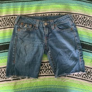 TRUE RELIGION CUT OFF SHORTS SIZE 29